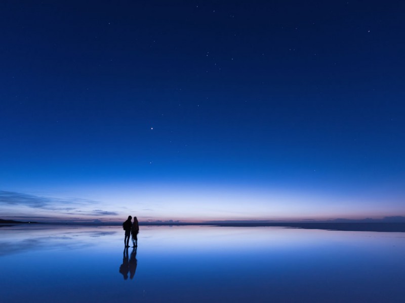 日の出直前のウユニ塩湖